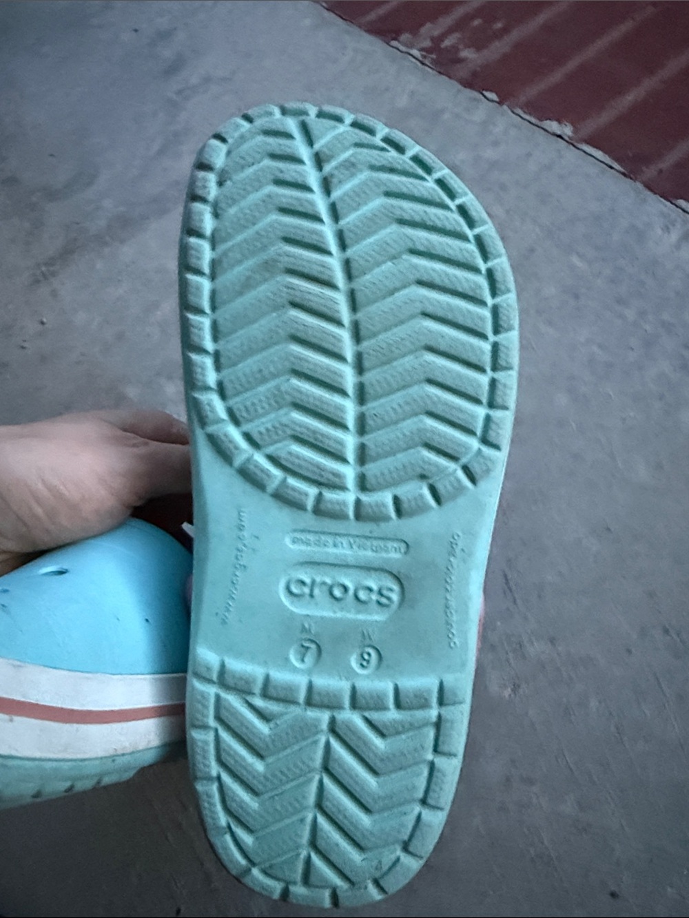 CROCS Kids Light Blue Clogs with Pink Heel Strap - Picture 3 of 3